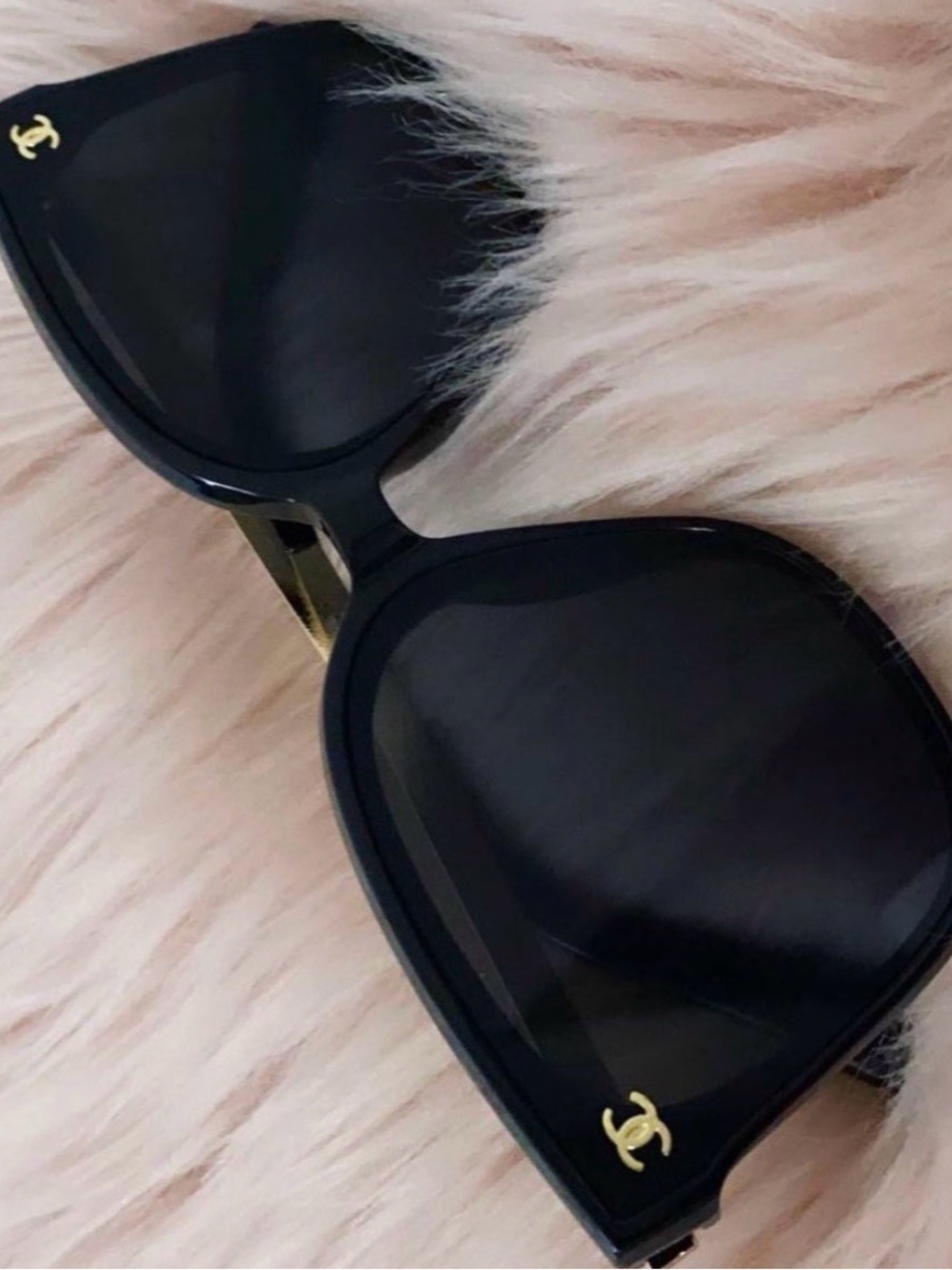 Classic Black Women's Sunglasses - ( No case )